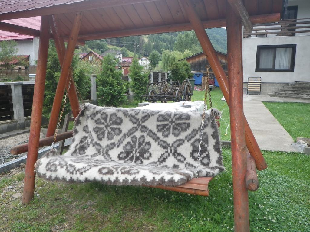 Pensiunea La Rachitele Luaran gambar