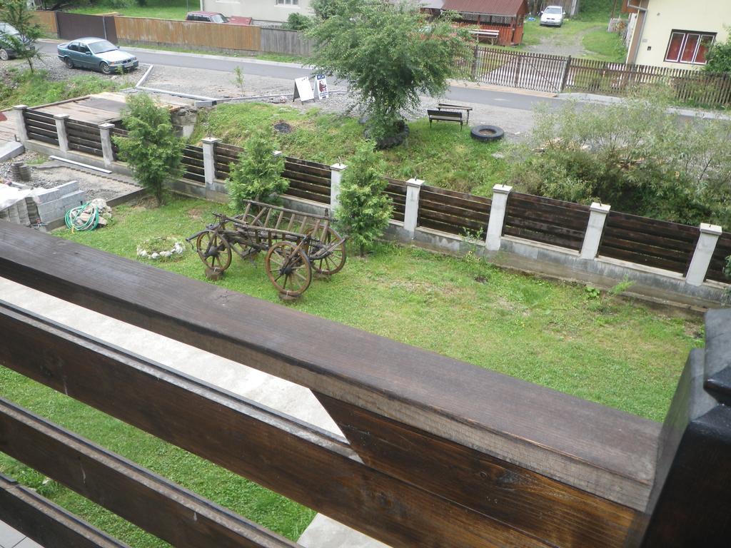 Pensiunea La Rachitele Luaran gambar
